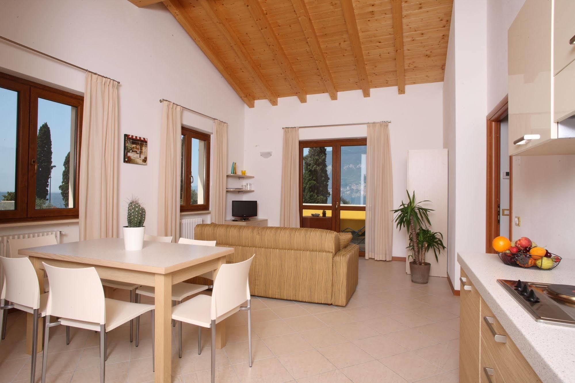 June Stay Lake Garda Brenzone sul Garda Exterior foto