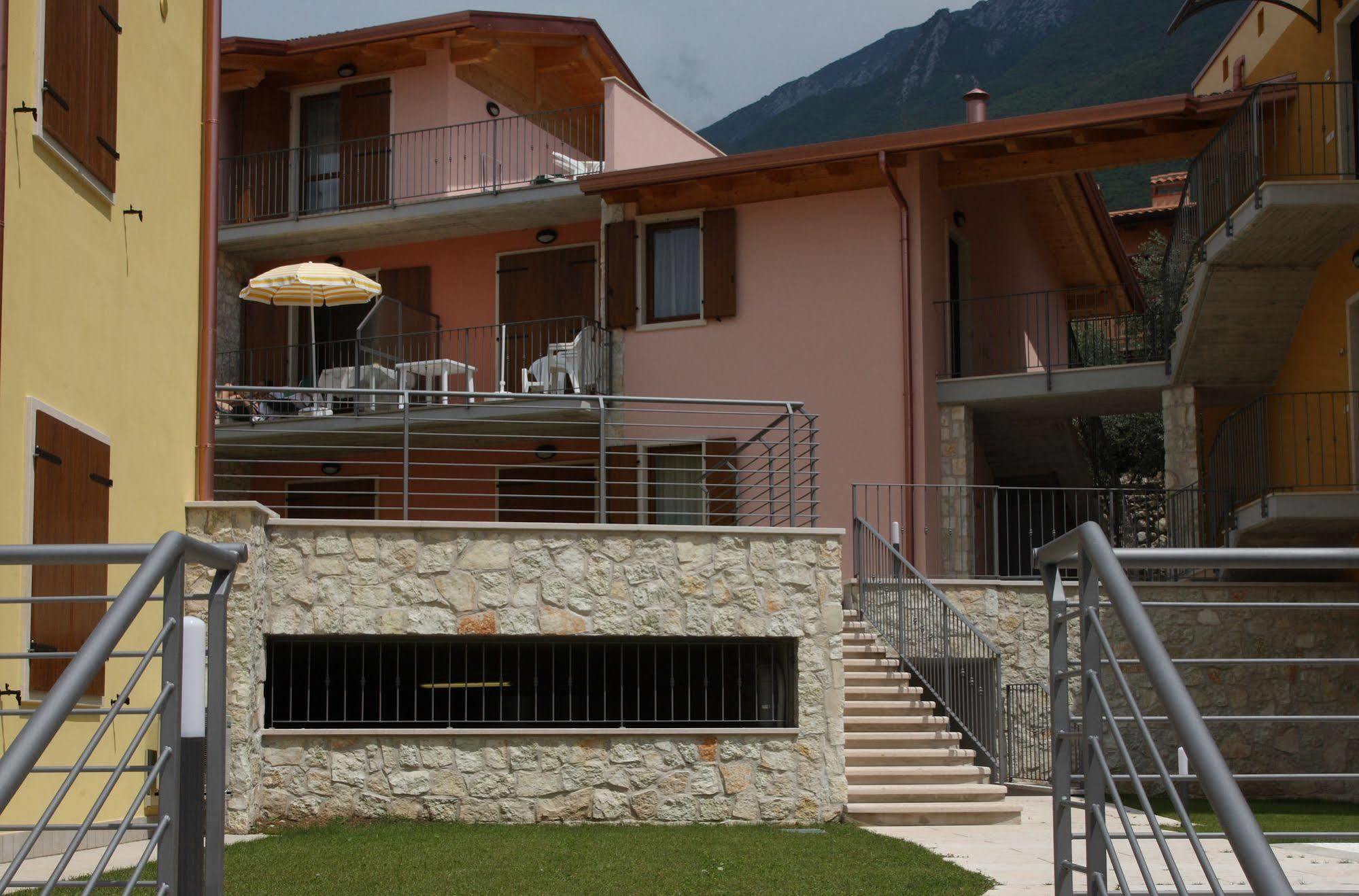 June Stay Lake Garda Brenzone sul Garda Exterior foto